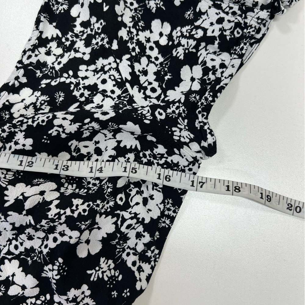 Express Black and White Floral Tie Back Romper Short Sleeve - Picture 7 of 12